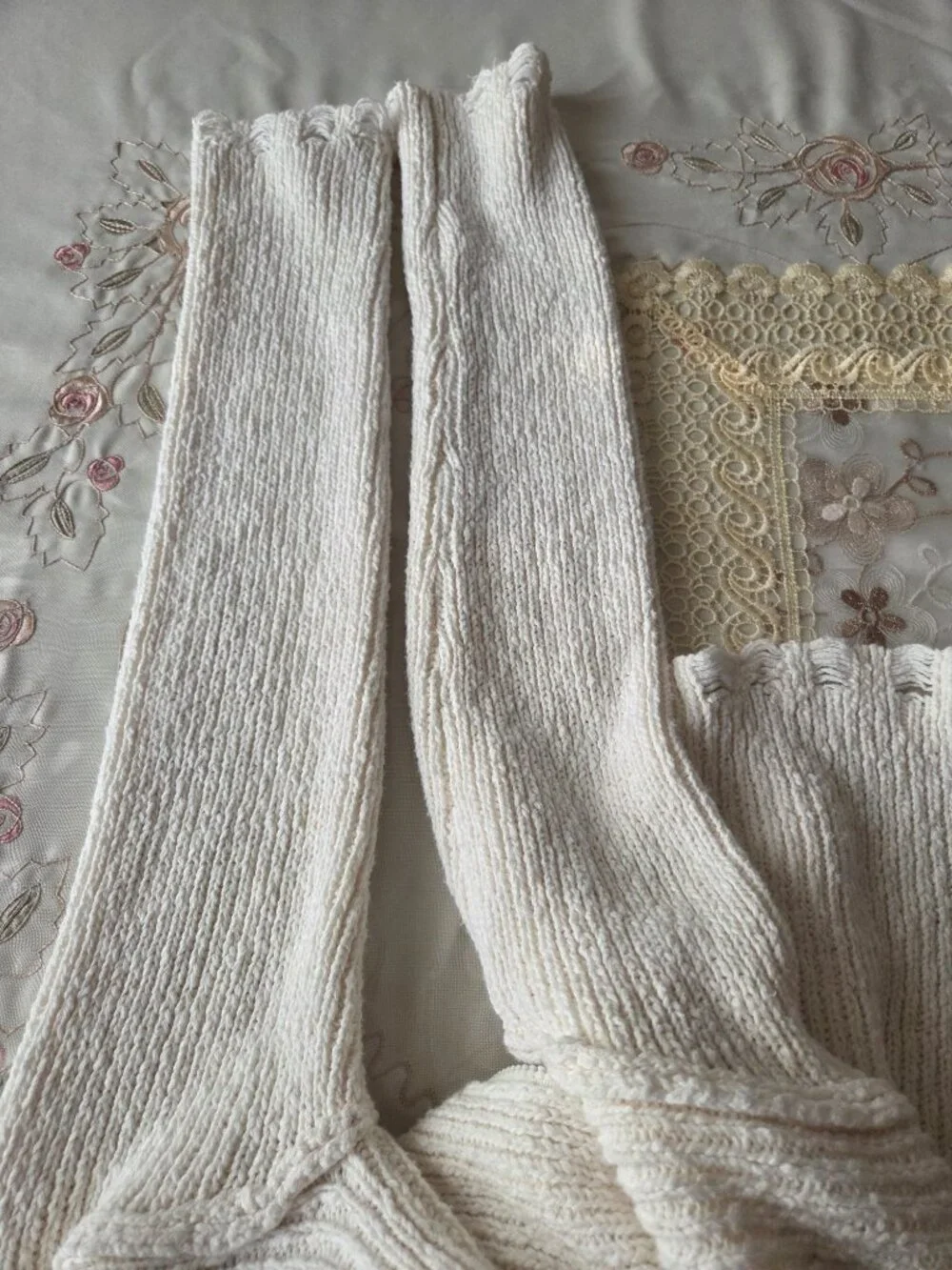 Moon and Madison White Cropped Zip Up Sweater - Picture 8 of 11